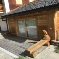 banc avec sculpture